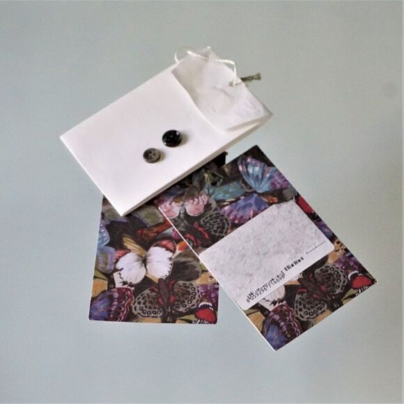 Valentino Replacement Buttons 4 Hole - Picture 6 of 9